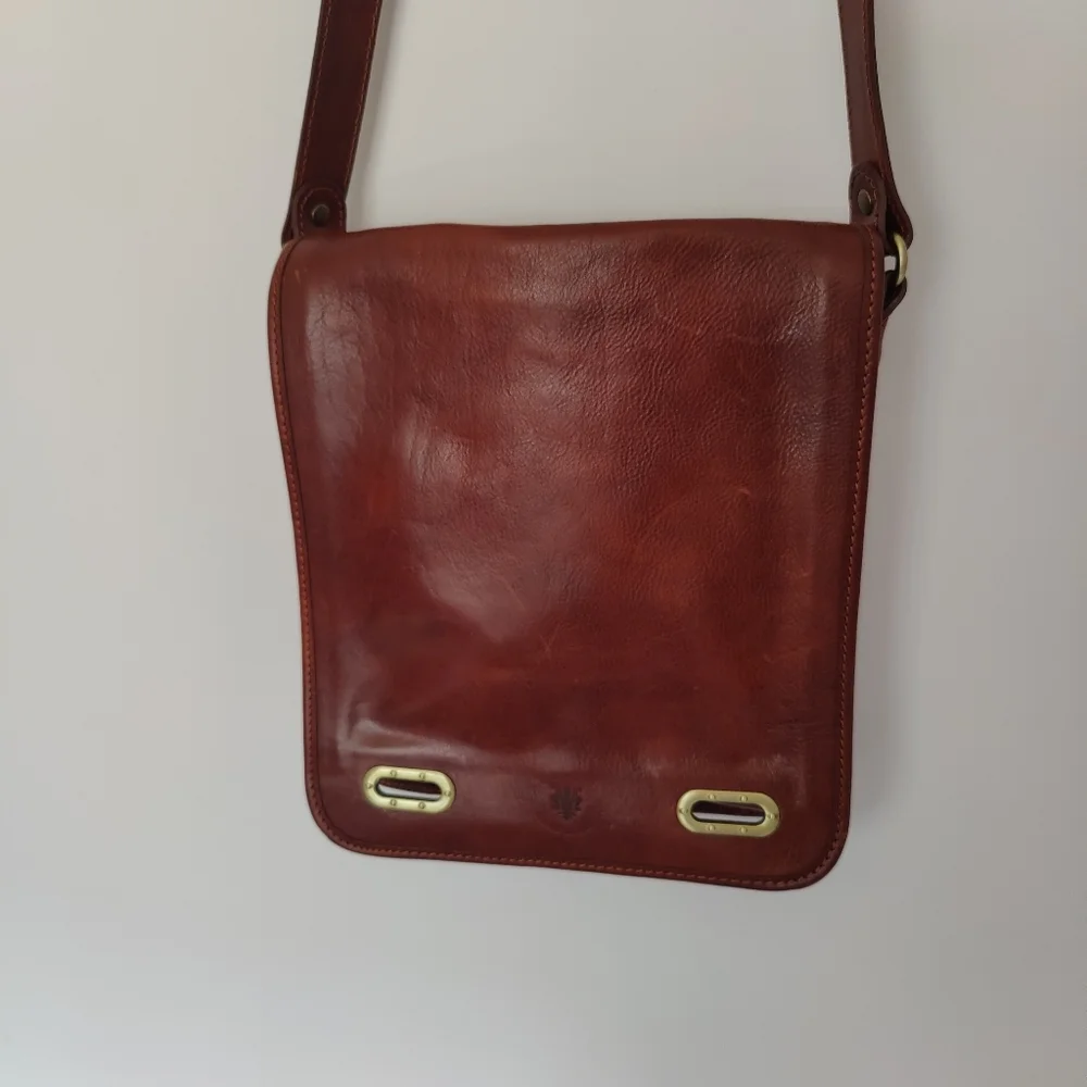 Vera Pelle Leather Messenger bag